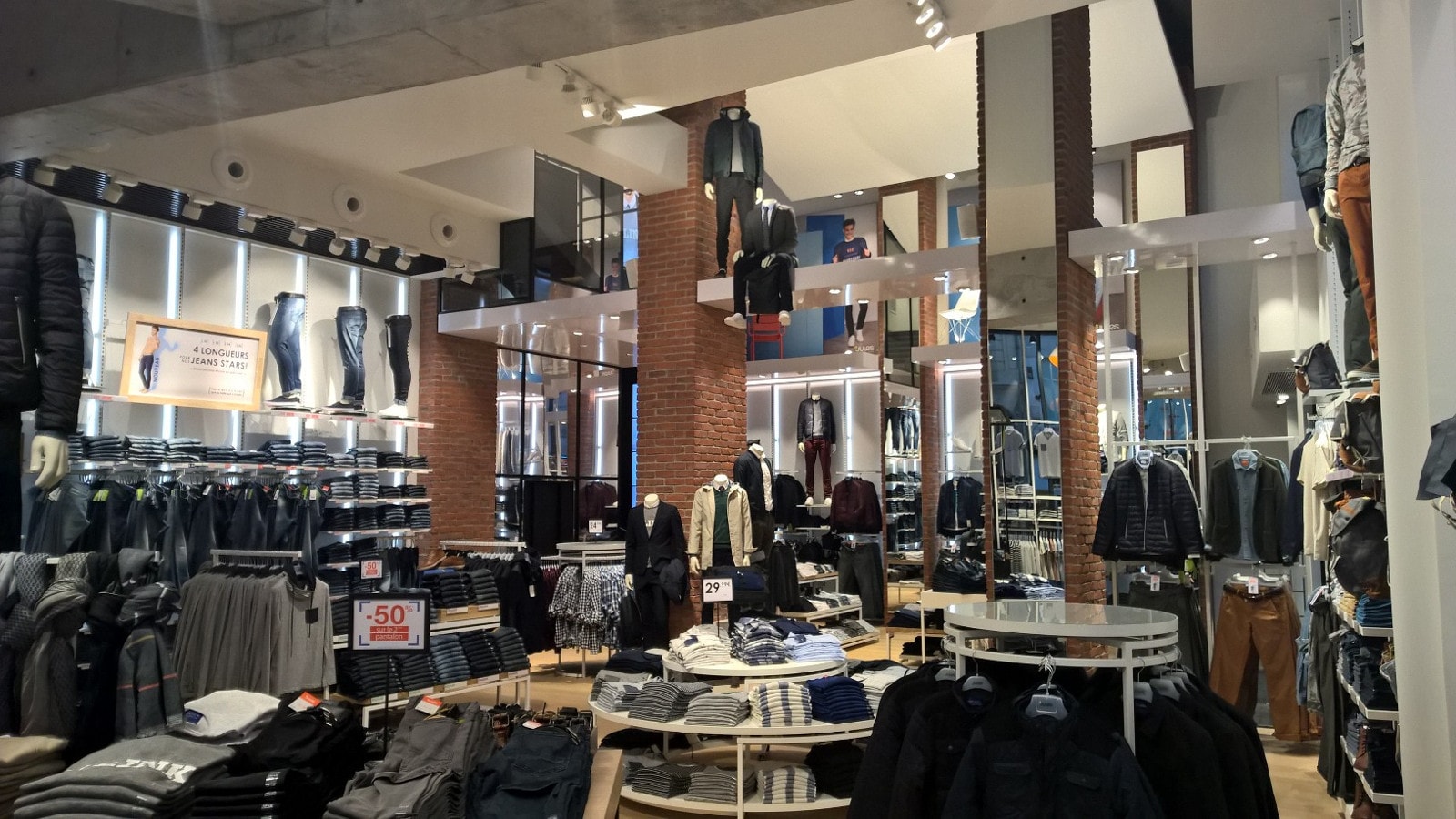 Jules : un magasin de prêt à porter masculin en France